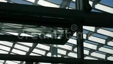 豪华商场玻璃房屋顶，几何，构图，监控摄像头..